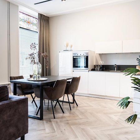 Xxl Loft With Bath Located Stadsvilla Tilburg Eksteriør billede