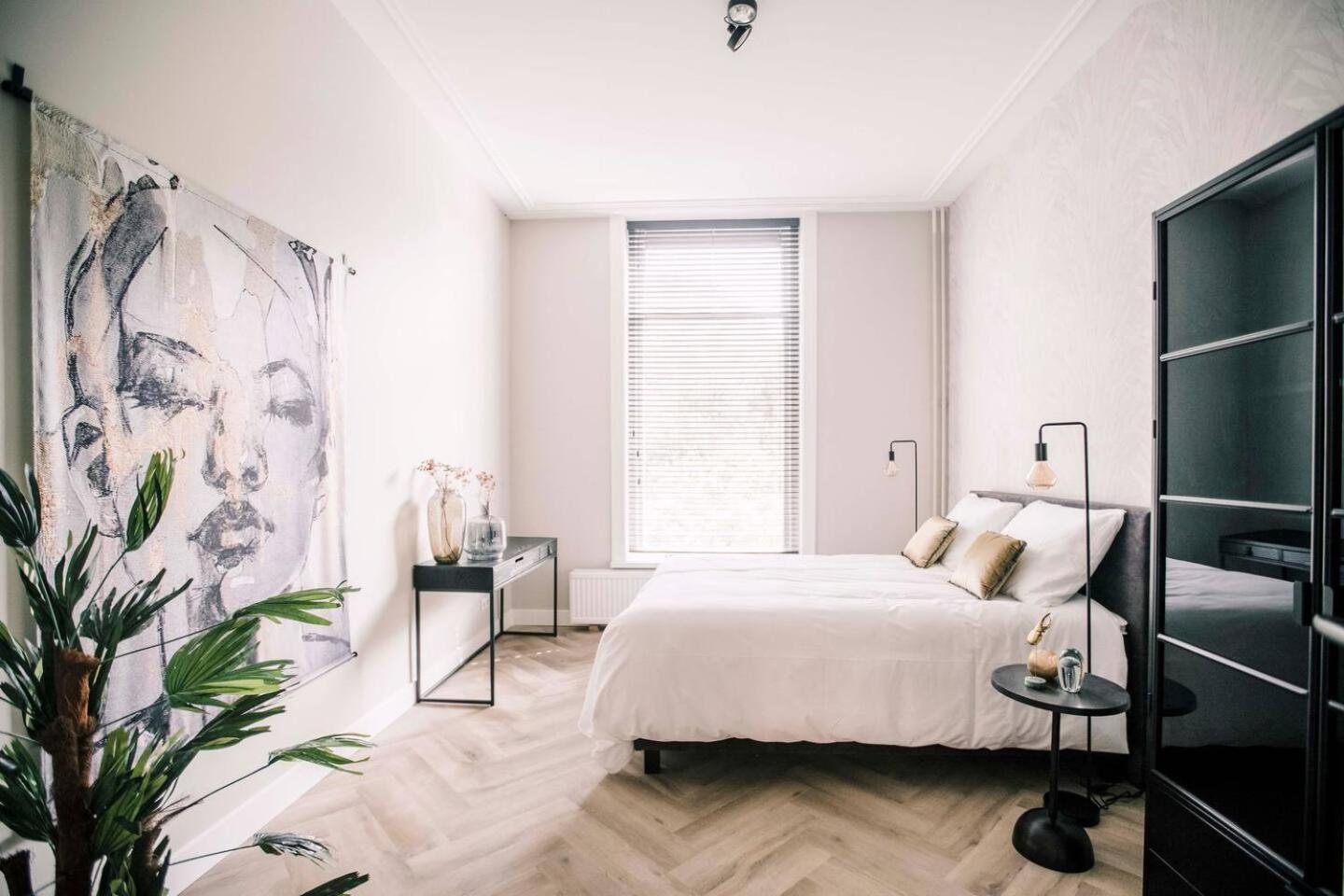Xxl Loft With Bath Located Stadsvilla Tilburg Eksteriør billede