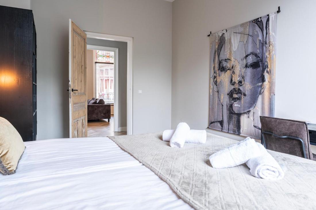 Xxl Loft With Bath Located Stadsvilla Tilburg Eksteriør billede