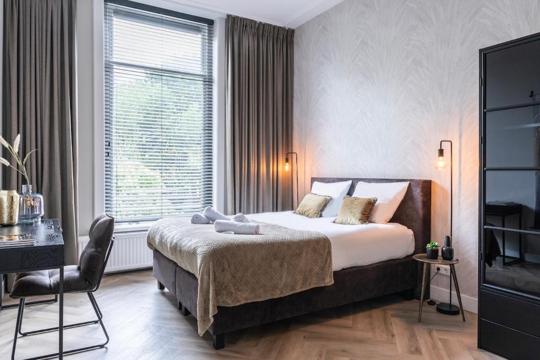 Xxl Loft With Bath Located Stadsvilla Tilburg Eksteriør billede