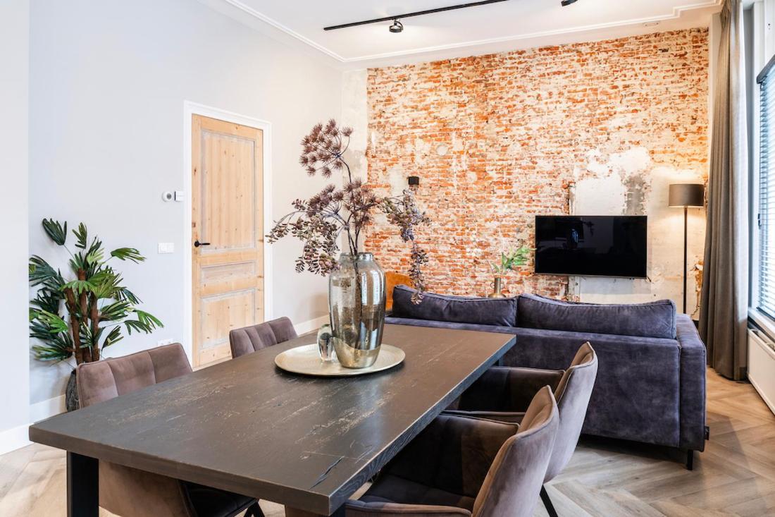Xxl Loft With Bath Located Stadsvilla Tilburg Eksteriør billede