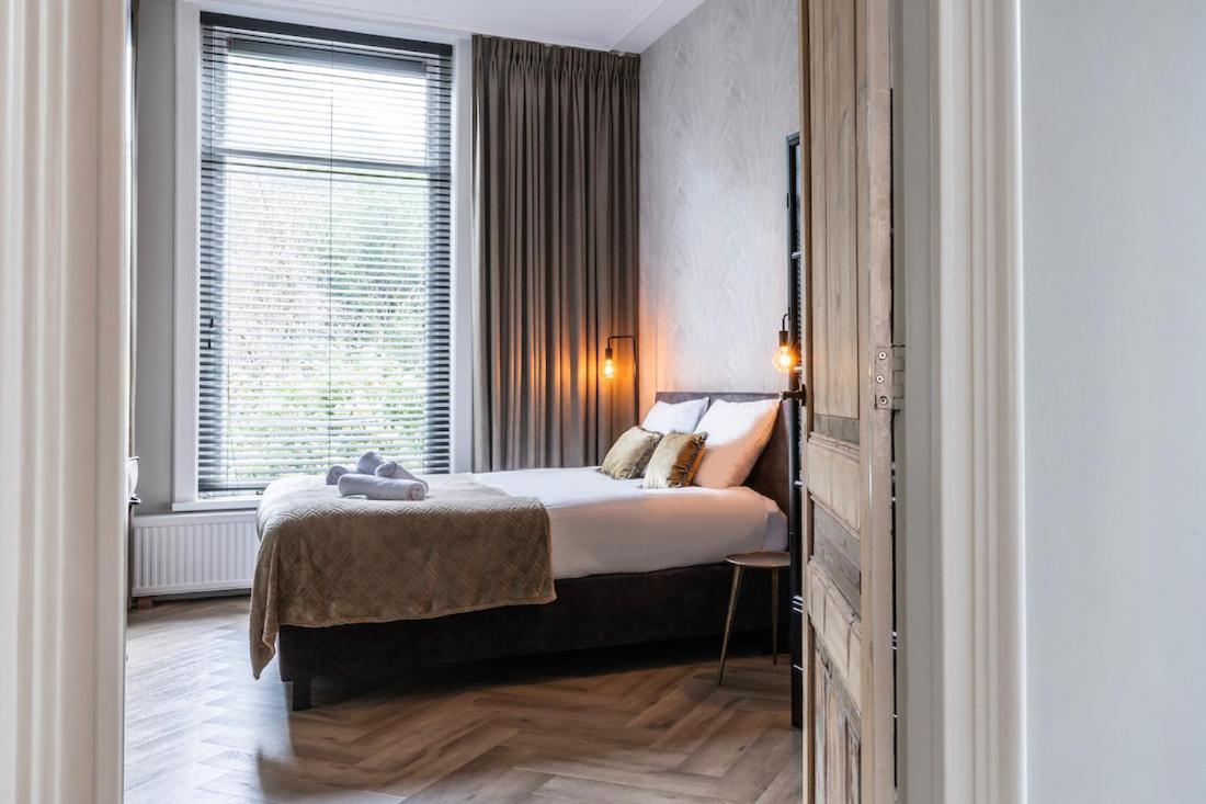 Xxl Loft With Bath Located Stadsvilla Tilburg Eksteriør billede