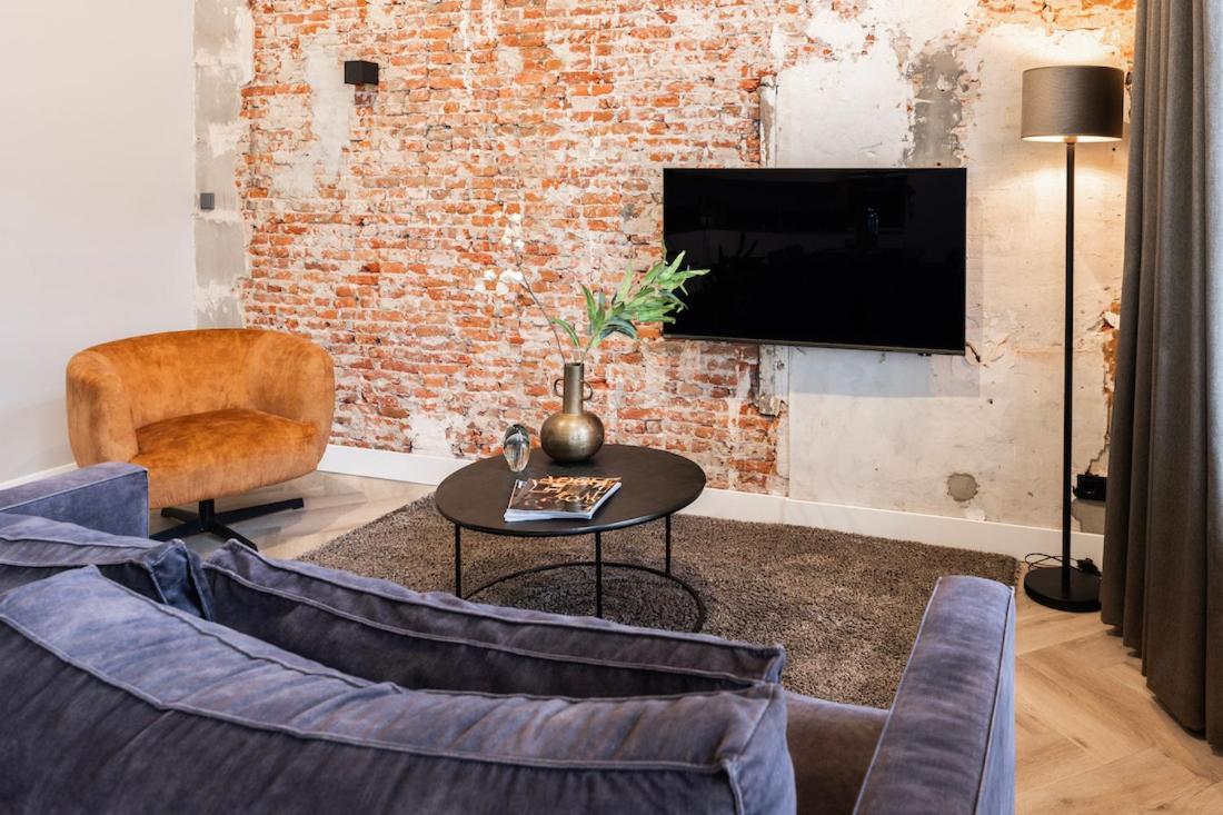 Xxl Loft With Bath Located Stadsvilla Tilburg Eksteriør billede